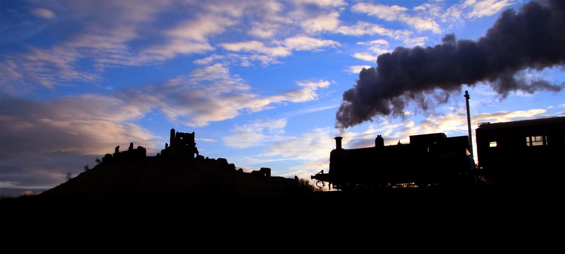 Passing Corfe Castle - a late turn in January 2017